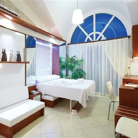 Seahorse Deluxe Отель